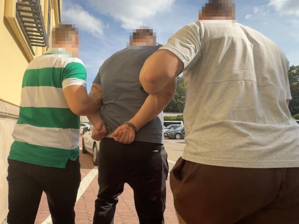 Ciało w torbie na zakupy. Makabryczne odkrycie w mieszkaniu na Ochocie