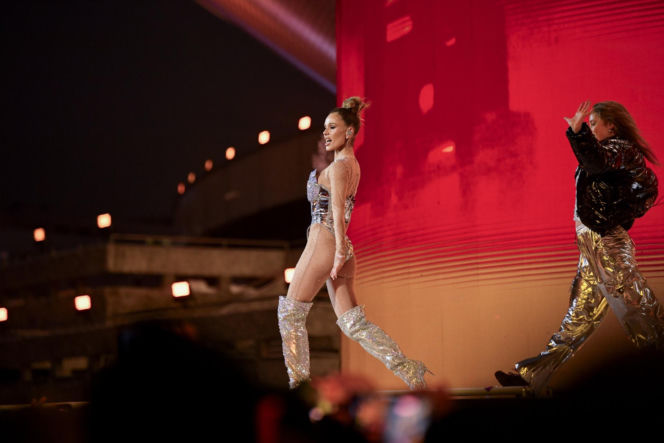 Doda tłumaczy się z playbacku i ucisza krytyków. Odsłania kulisy sylwestrowego show