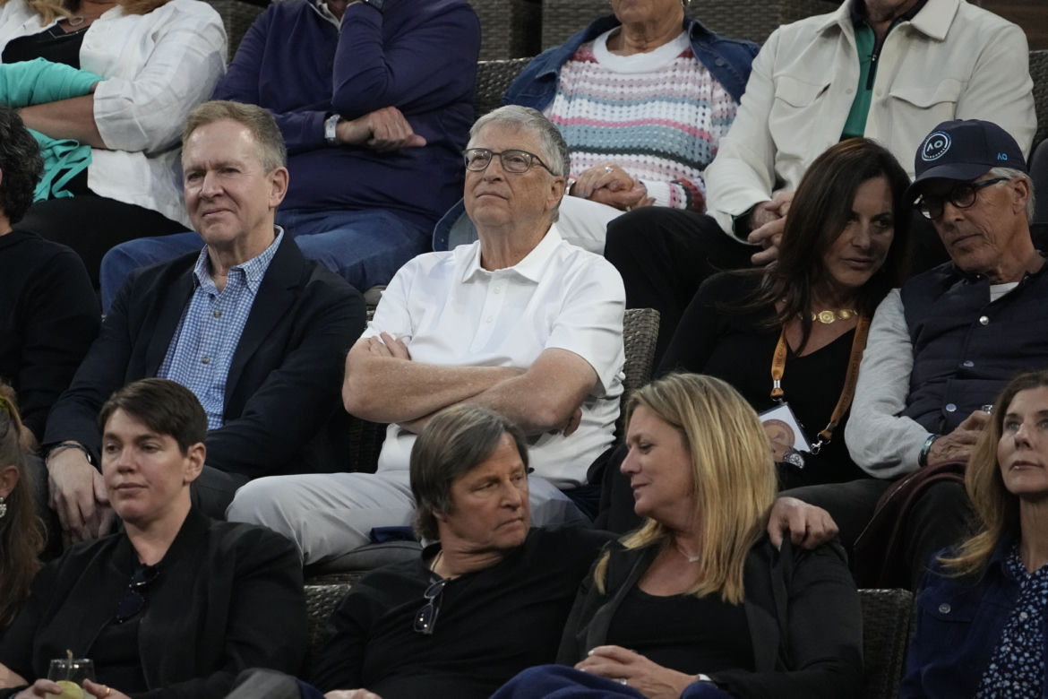  Bill Gates szantażowany przez pedofila?! "Romans z młodą Rosjanką"