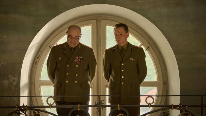 Wojna zastępcza, odc. 1.  Generał Dubynin (Cezary Żak), pułkownik Zarudin (Dawid Dziarkowski)