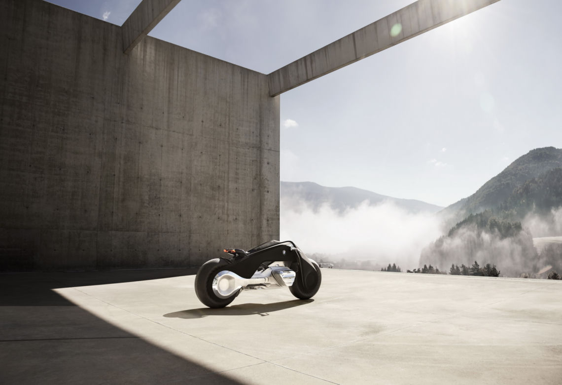 BMW Vision Next Concept 100 – bez kasku, bez upadków