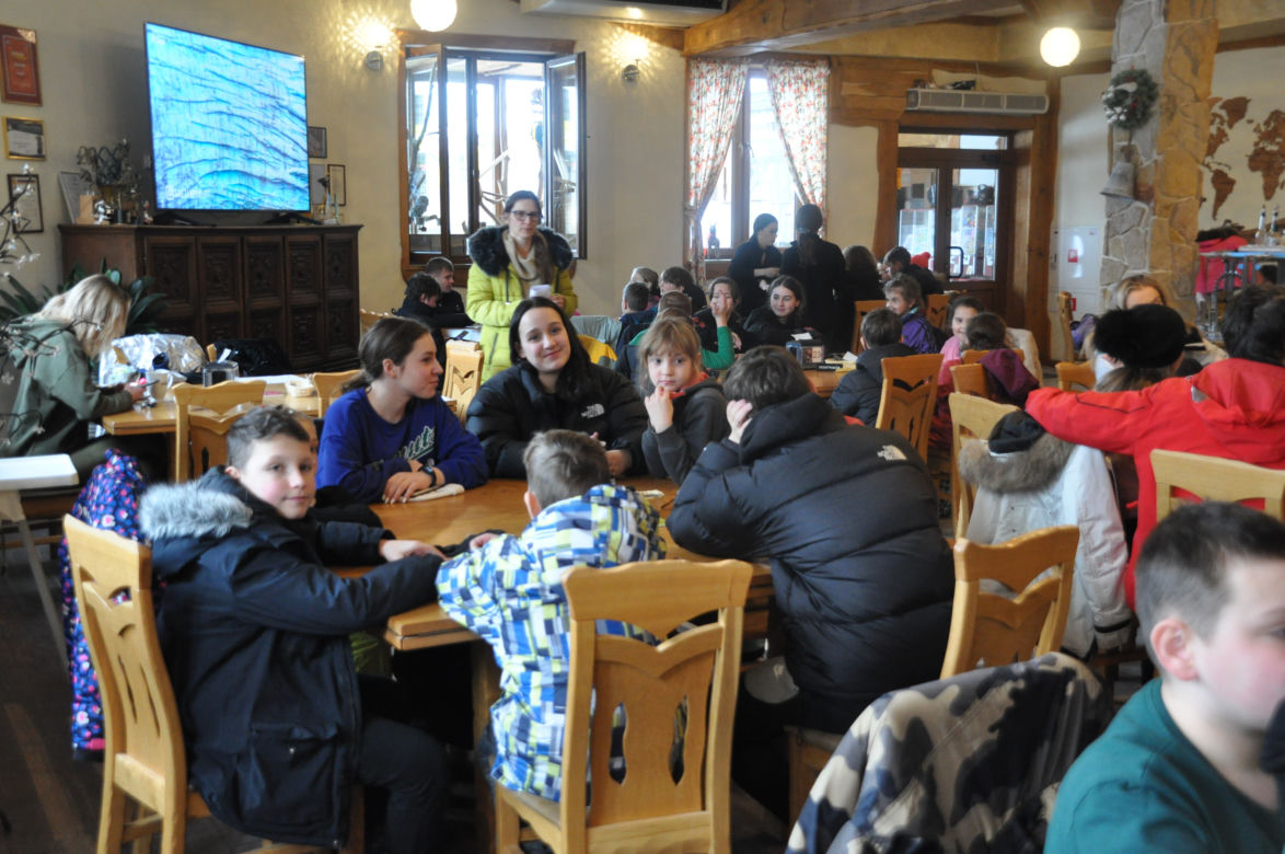 Karatecy ze Skarżyska na stoku narciarskim w Krajnie