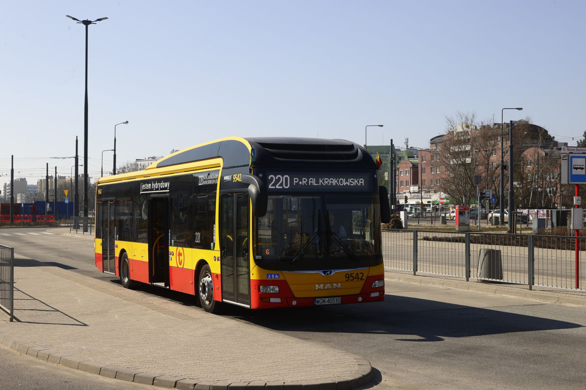 Metro wykosi autobusy z Bemowa. Pasażerowie są wściekli 
