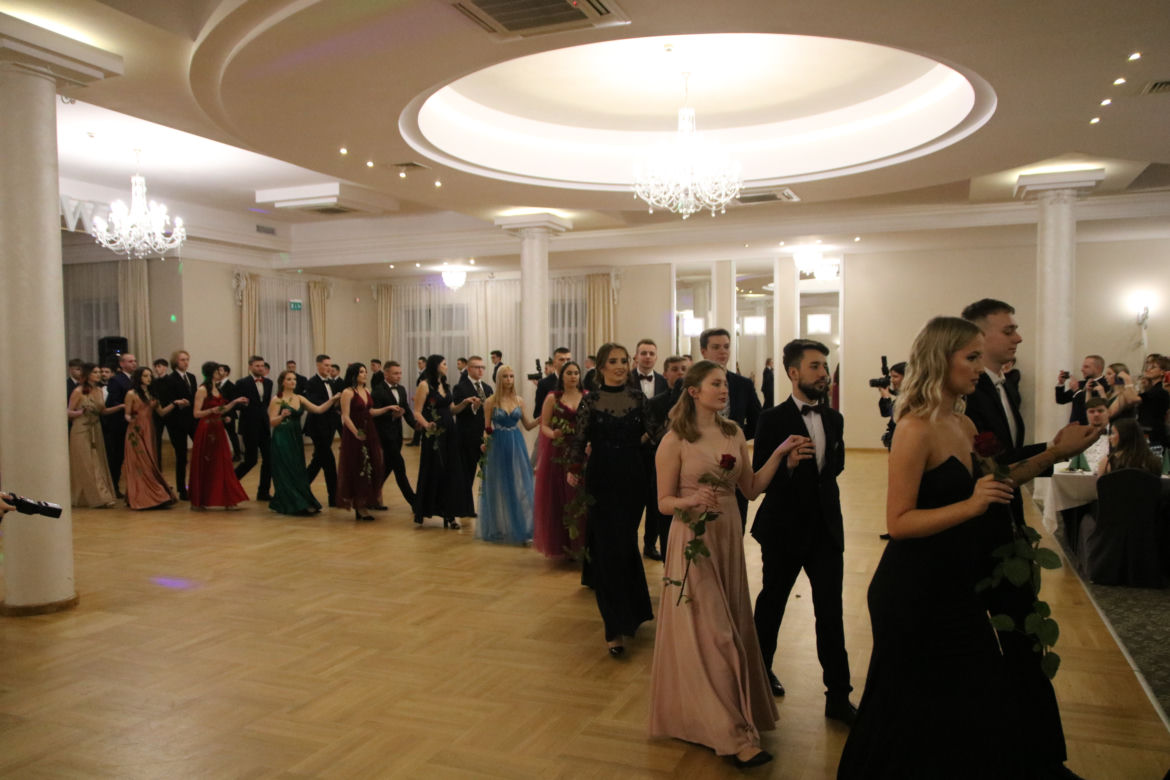 Zabawa studniówkowa Technikum nr 10 w Rzeszowie. Tak bawili się tegoroczni maturzyści [GALERIA]