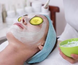 Hity z drogerii za grosze. 9 tanich maseczek do twarzy, które kosztują mniej niż 25 złotych!