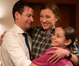 M jak miłość odc. 1930. Natalka (Dominika Suchecka), Adam Karski (Patryk Szwichtenberg), Hania (Wiktoria Basik)