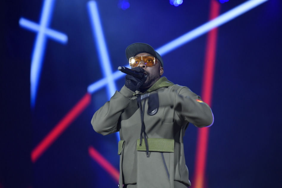Black Eyed Peas z tęczowymi opaskami na scenie Sylwestra Marzeń. Ważny gest 