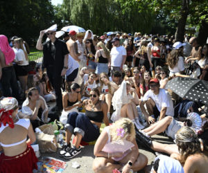 Fanki Bada Bunny'ego oszalały! Nie do wiary co przyszykowały na koncert