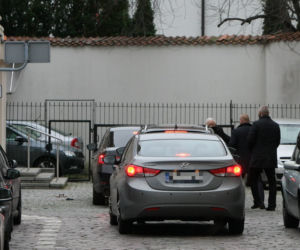 Jarosław Kaczyński. 4 samochodami do kościoła