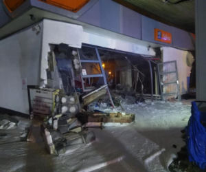 PILNA akcja ratowników w Sosnowcu! Na stacji eksplodował gaz. Budynek runął, są ranni