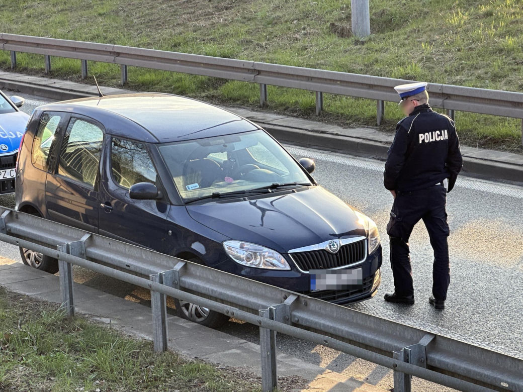 Kompletnie pijany żołnierz Wojska Polskiego jeździł po warszawskich ulicach. Alkomat oszalał! Mogło dojść do tragedii
