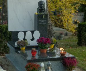 Groby sławnych Polaków w dzień Wszystkich Świętych