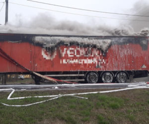 Zablokowana DK12 w Dębowej Łęce po pożarze ciężarówki. Objazdy od S5 Leszno-Zachód