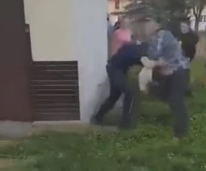 W Pastuchowie biją policję