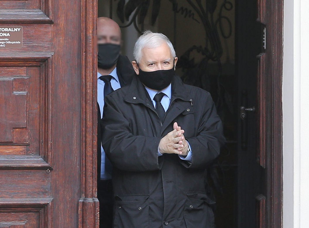 Jarosław Kaczyński. Izolacja, potem kościół