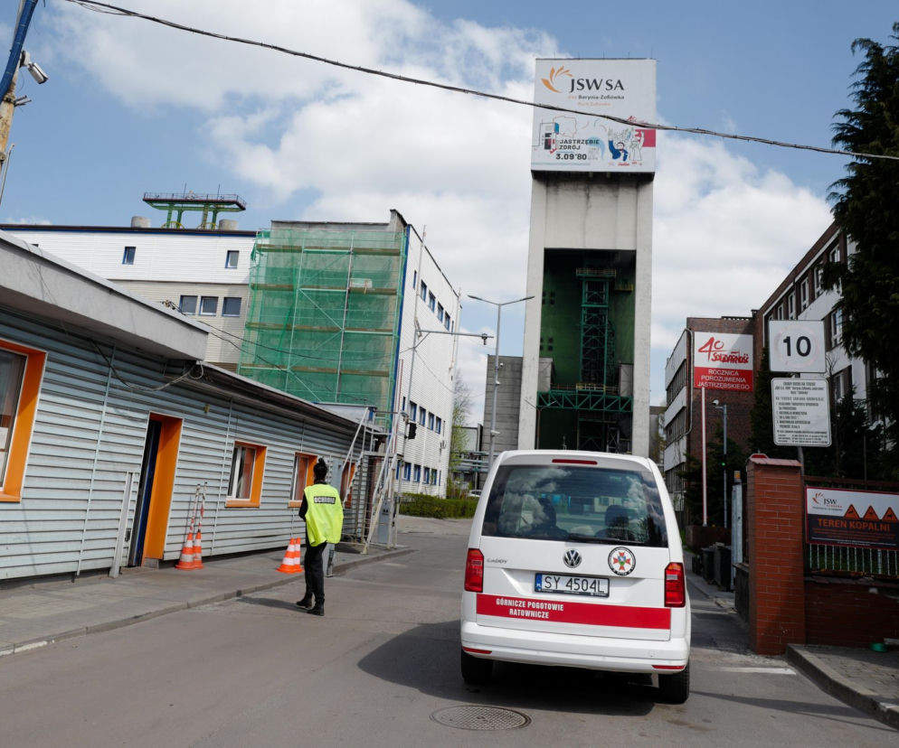 Wstrząs w kopalni Zofiówka. Ratownicy dotarli do czterech górników. Nie dają oznak życia