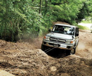 Toyota Land Cruiser J7