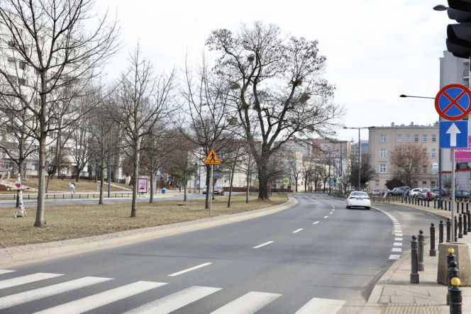 Ulica Leszno w Warszawie, choć zmieniała nazwy, dla pokolenia wojennego pozostała symbolem tragicznych wydarzeń