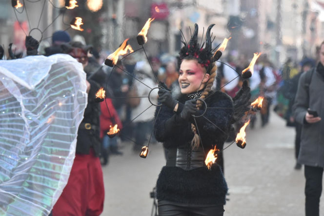 Orszak Trzech Króli 2026 w Toruniu. Zdjęcia z samego serca starówki