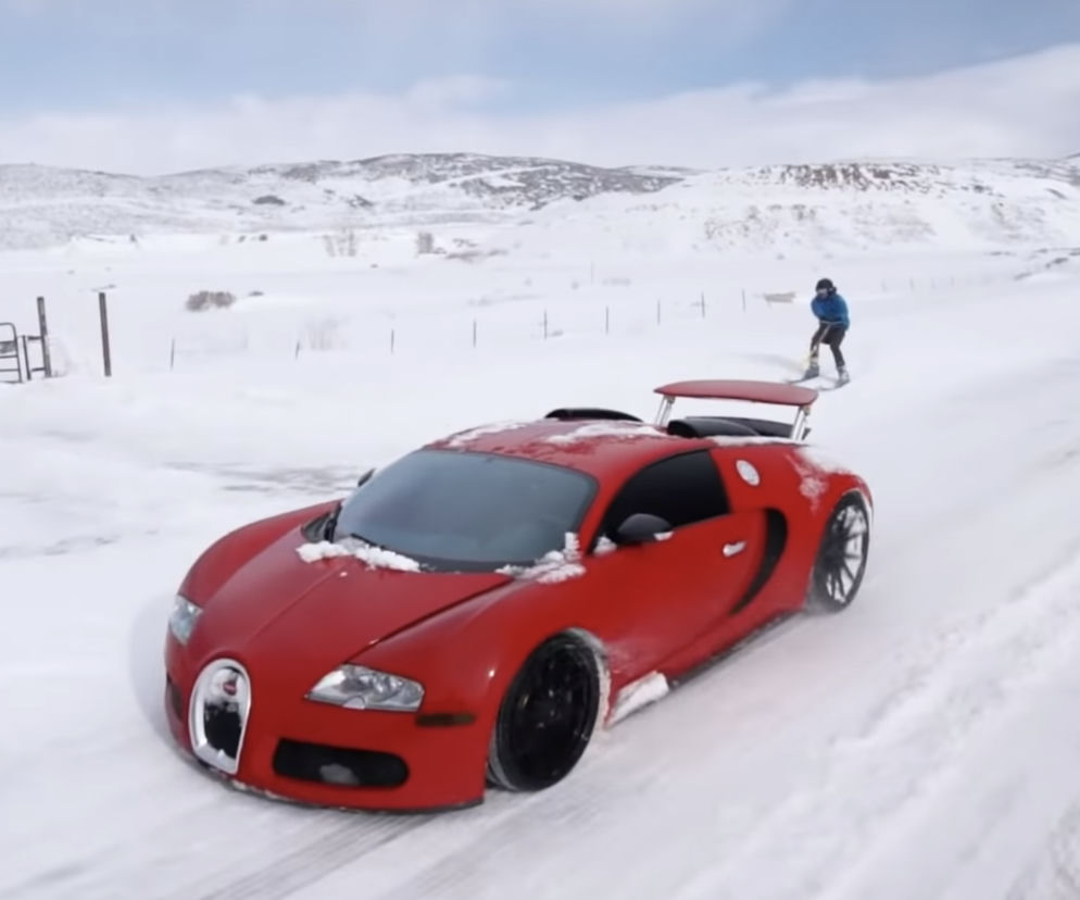 Lamborghini Aventador i Bugatti Veyron szaleją w śniegu