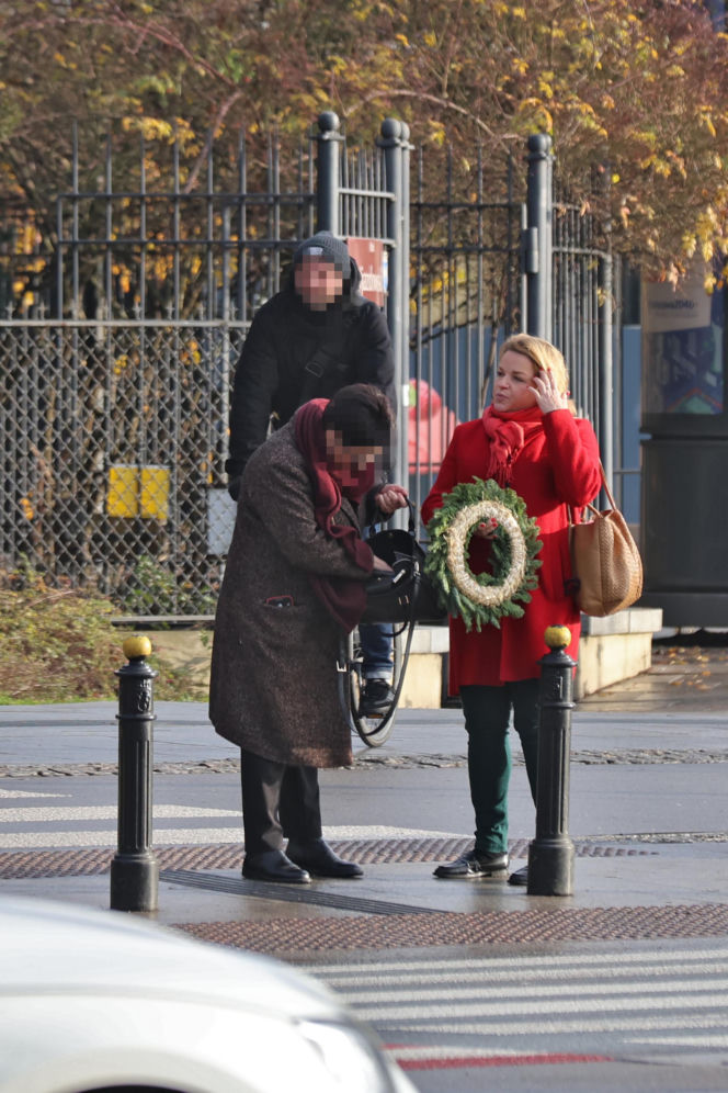 Katarzyna Bosacka w parku