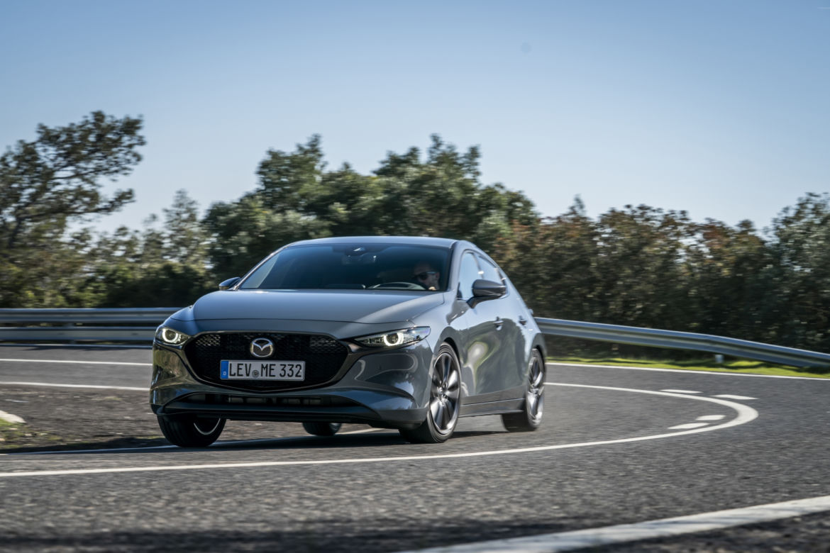 Mazda 3 2.0 SKYACTIV-G 122 KM 6MT (Polymetal Grey Metallic)