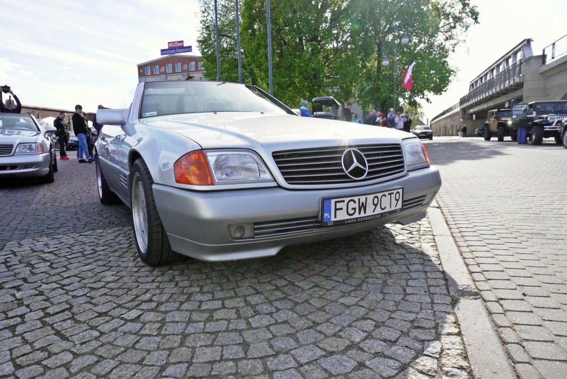 Zlot miłośników klasycznych samochodów w Gorzowie