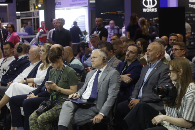 Warszawskie Targi Obronne. Scena Biała Sesja plenarna: Czy jesteśmy gotowi?