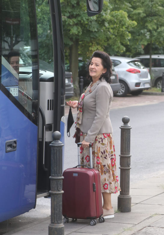 Wyjazd parlamentarzystów PiS na naradę do hotelu w Ożarowie Mazowieckim