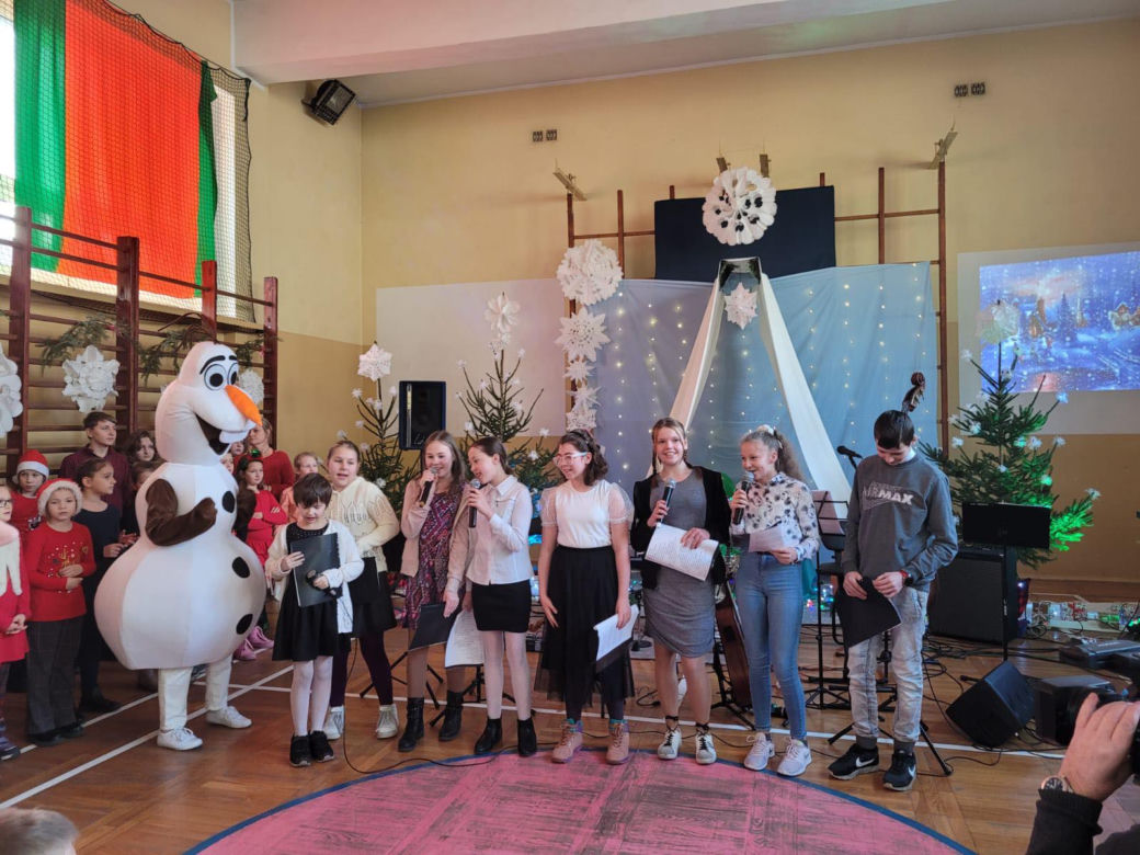 Koncert świąteczny w Szkole Podstawowej nr 13 