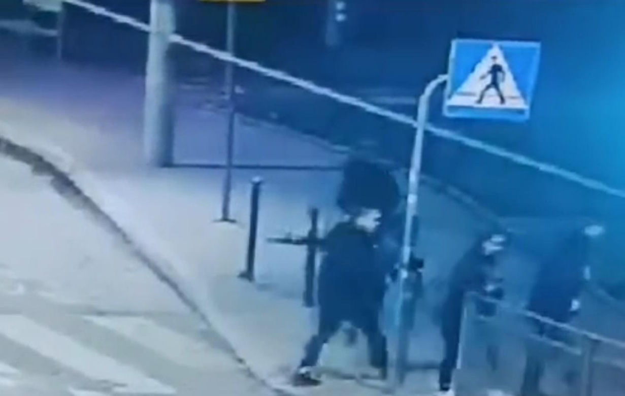 Policja poszukuje tych mężczyzn. Widziałeś ich? 