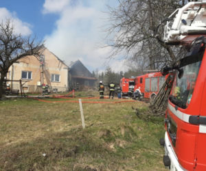 Tragedia w Jasienicy Rosielnej, pożar zabrał im dorobek życia.  Otrzymają 50 tys. złotych z budżetu województwa
