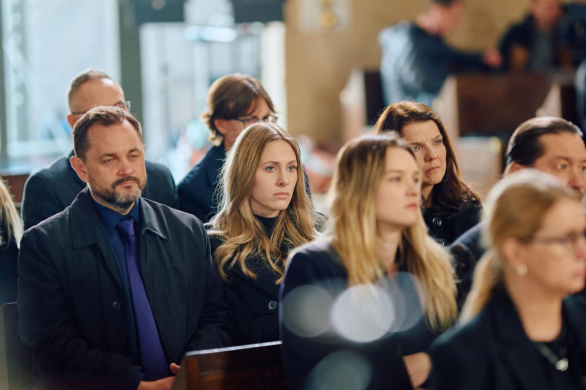 Na Wspólnej, odc. 4268. Renata (Marta Jankowska), Sławek (Mariusz Słupiński), Daria (Patrycja Topajew), Kasia (Julia Chatys), Marta (Joanna Jabłczyńska), Bogdan (Wojciech Brzeziński)