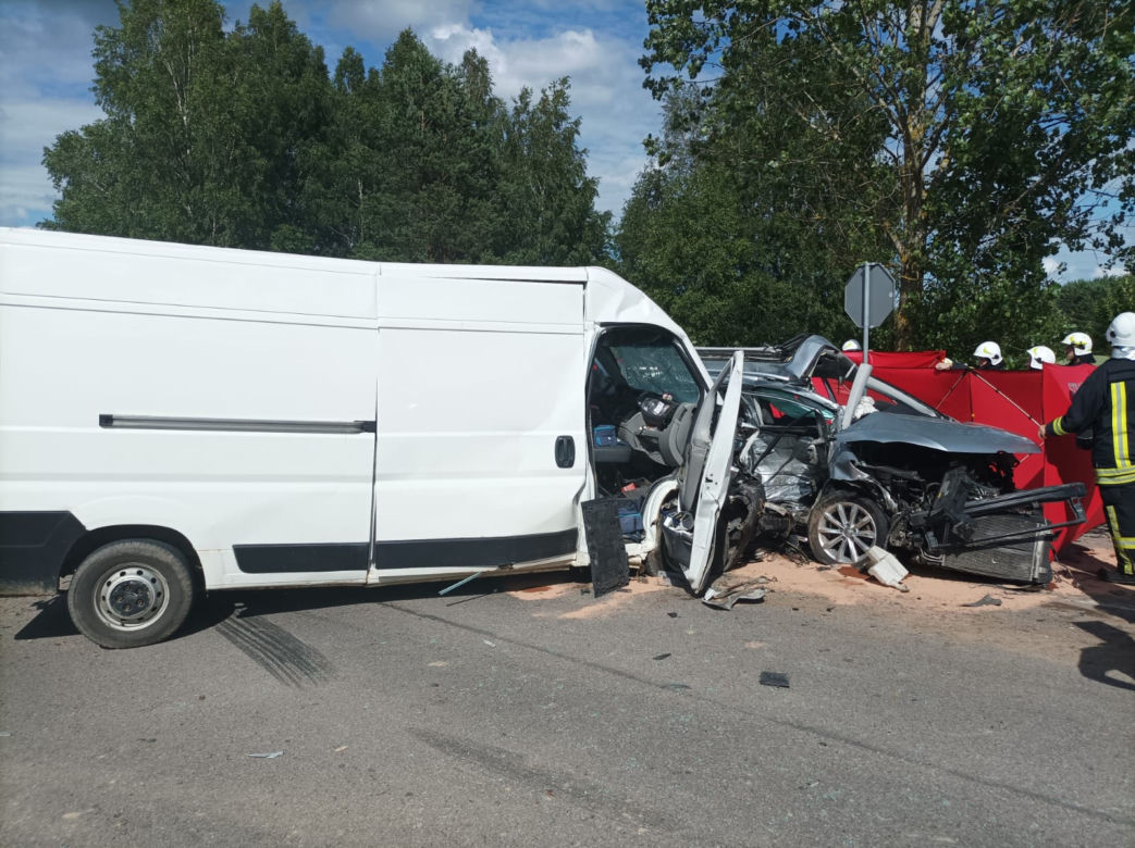 Niemowlę, kobieta i mężczyzna nie żyją! Potworny wypadek koło Dąbrowy Białostockiej