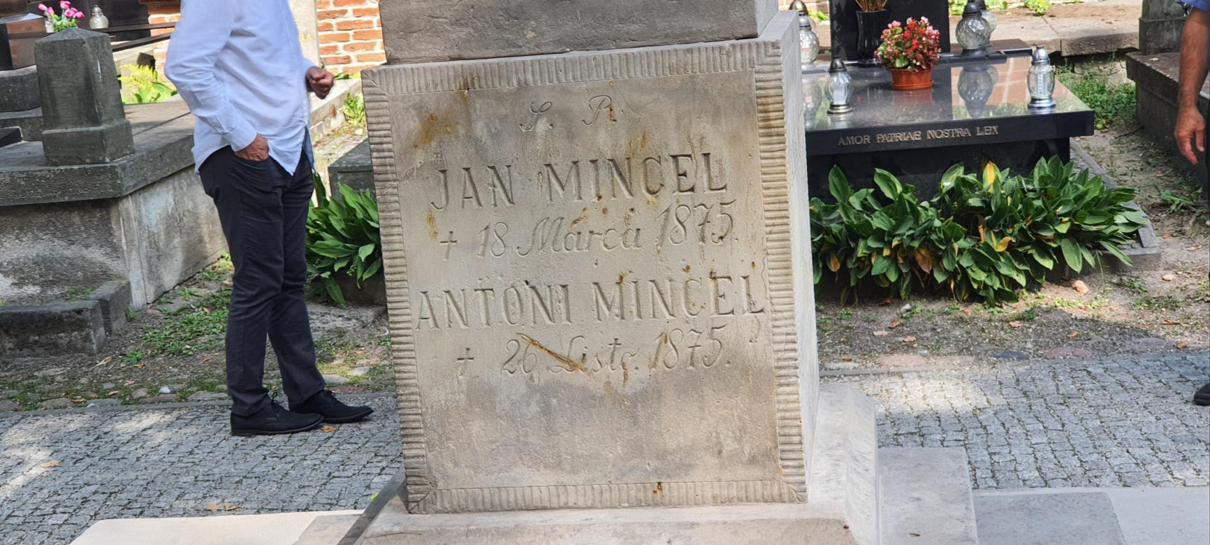 grób mincla