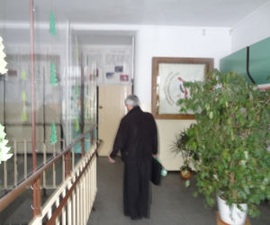 Ksiądz uczył dzieci seksu z butelką