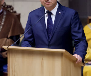 DUDA, DAJ MI LEPSZE ŁÓŻKO, BO CIĘ ZABIJĘ.