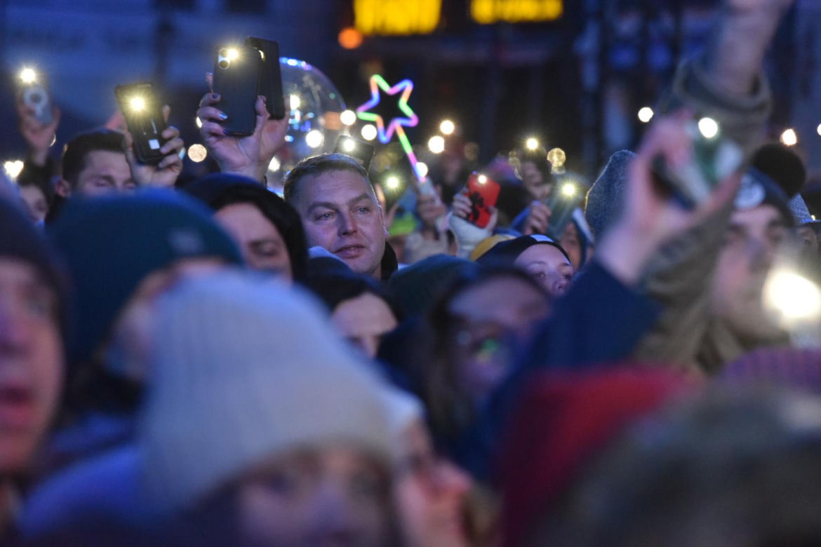 Sylwestrowa Moc Przebojów 2024. Tłumy na imprezie Polsatu w Toruniu. Zdjęcia gwiazd i uczestników