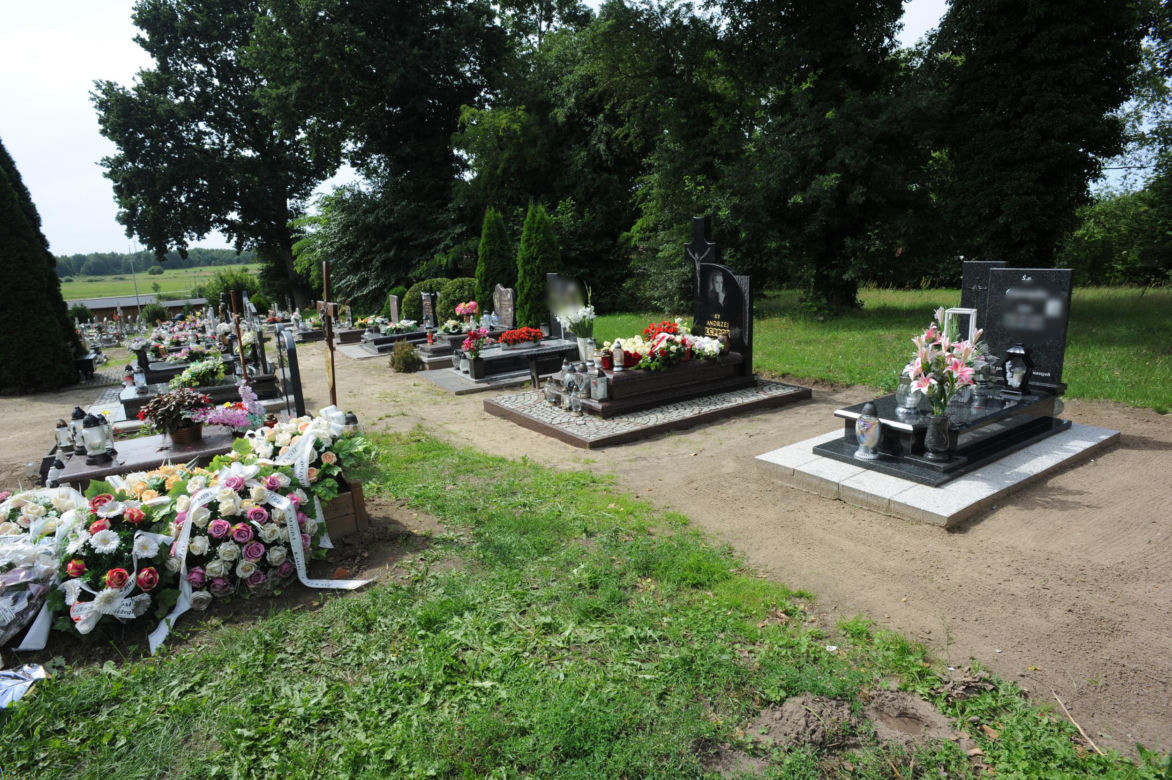 Rocznica tragicznej śmierci Andrzeja Leppera. Oto, jak wygląda jego grób 12 lat od śmierci