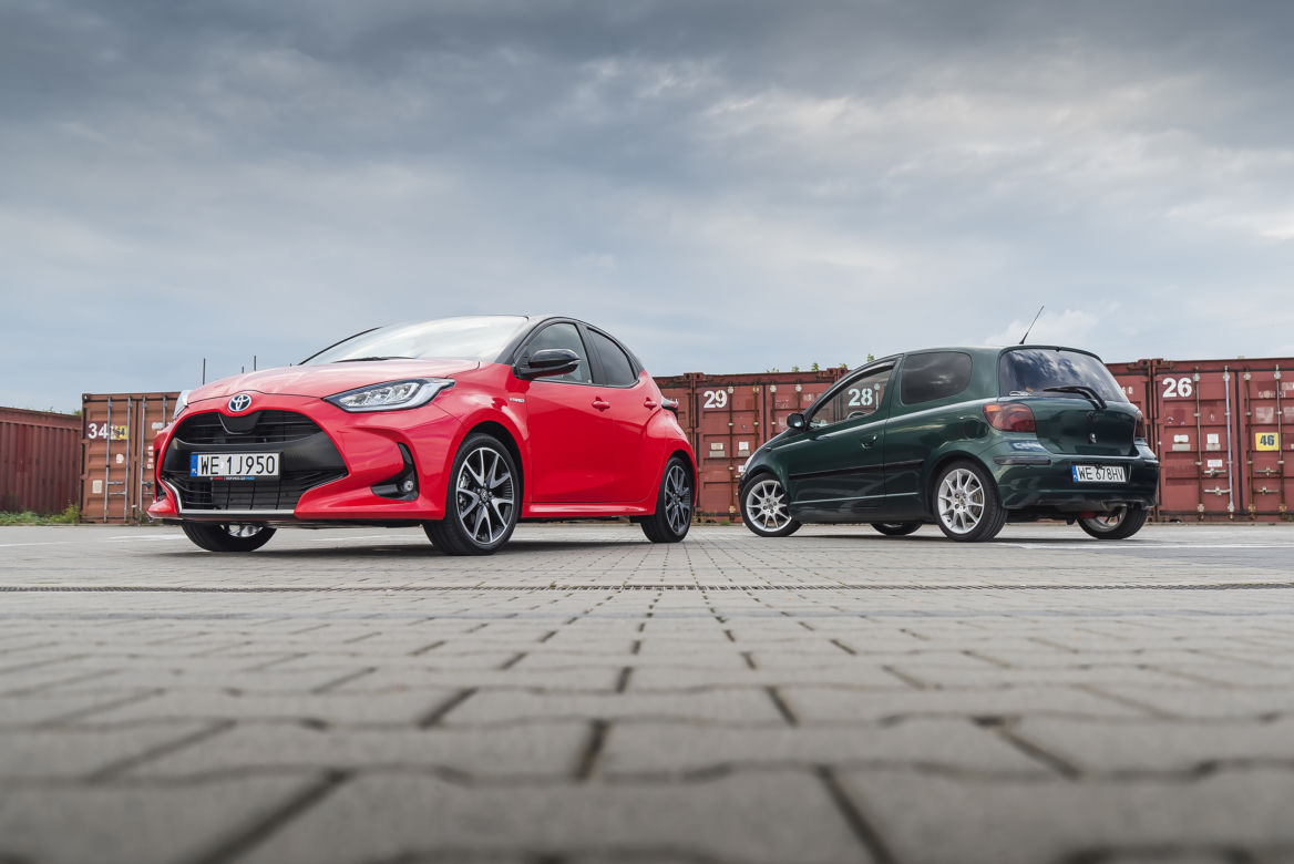 Toyota Yaris - czwarta i pierwsza generacja