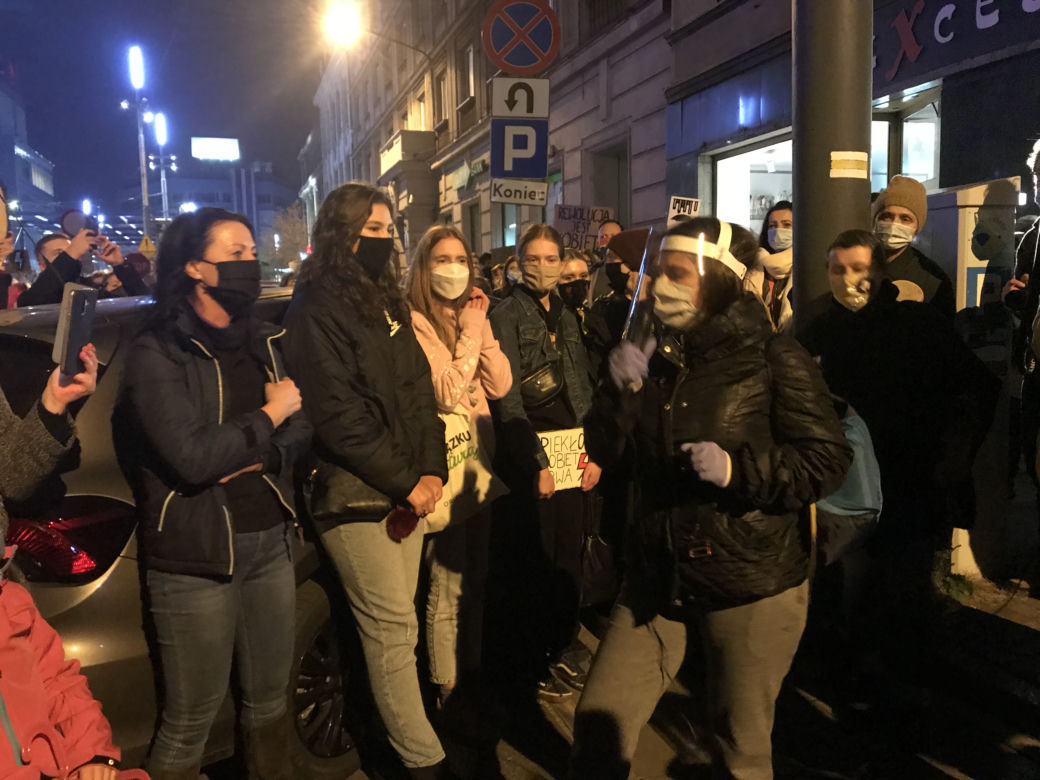 Protest kobiet w Katowicach. Tłumy strajkują przeciwko zakazowi aborcji