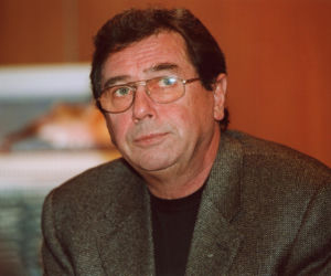 Niegdyś bożyszcze tłumów jako Janek Kos. Tak przez lata zmieniał się legendarny aktor Janusz Gajos
