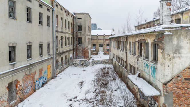 Ruiny fabryki przy Okopowej 78 w Warszawie