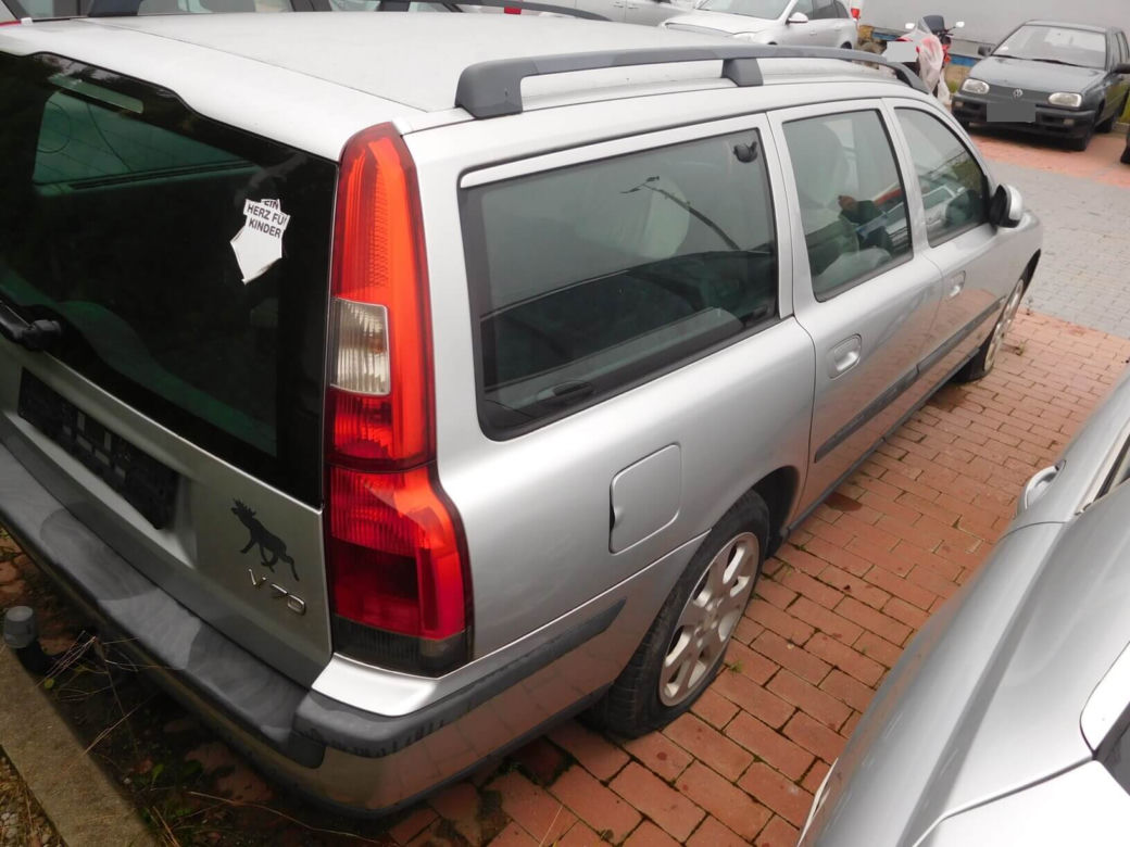 VOLVO V70