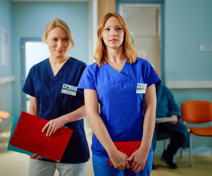 Na Wspólnej, odc. 4242. Lidia Górska (Anna Kraszewska), Łucja (Magdalena Kaczmarek)
