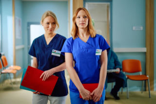 Na Wspólnej, odc. 4242. Lidia Górska (Anna Kraszewska), Łucja (Magdalena Kaczmarek)
