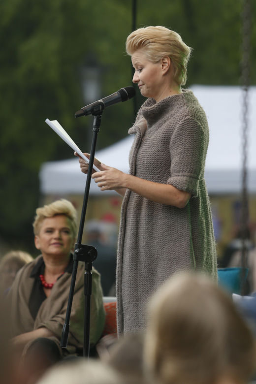 Kożuchowska w ciąży na imieninach Kochanowskiego