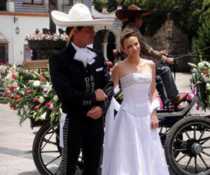 Nieposkromiona miłość (Amor bravio). Ślub Camili (Silvia Navarro) i Daniela (Cristian de la Fuente)
