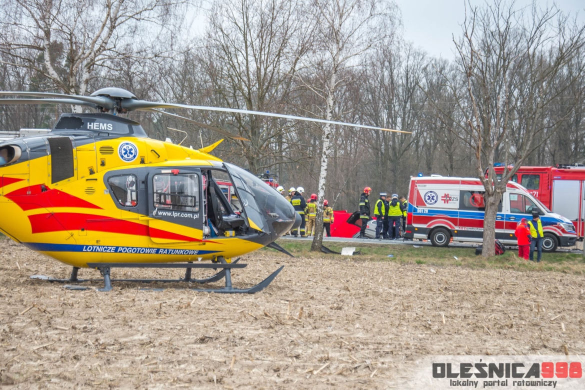 Straszny wypadek pod Wrocławiem. Młody kierowca nie żyje, 20-latka w stanie krytycznym