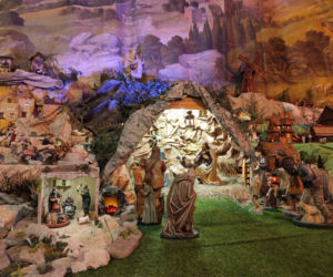 Niezwykła ruchoma szopka w Krakowie robi furorę! Ma ponad 100 figurek, a jej historia sięga 800 lat